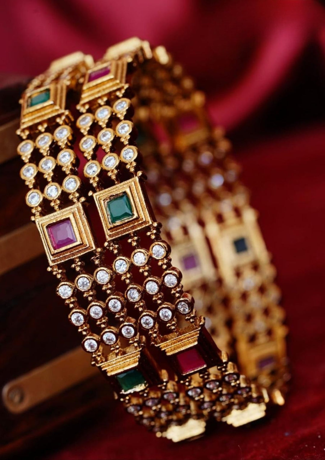 Kundan Bangles ( set of 2 ) yle135
