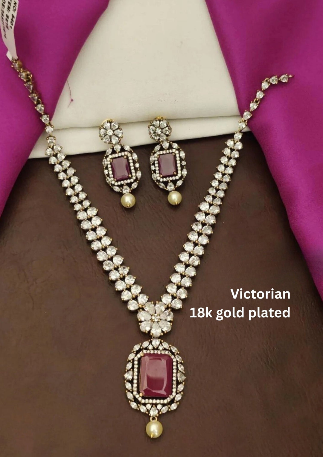 Victorian Necklace with Earrings s200061