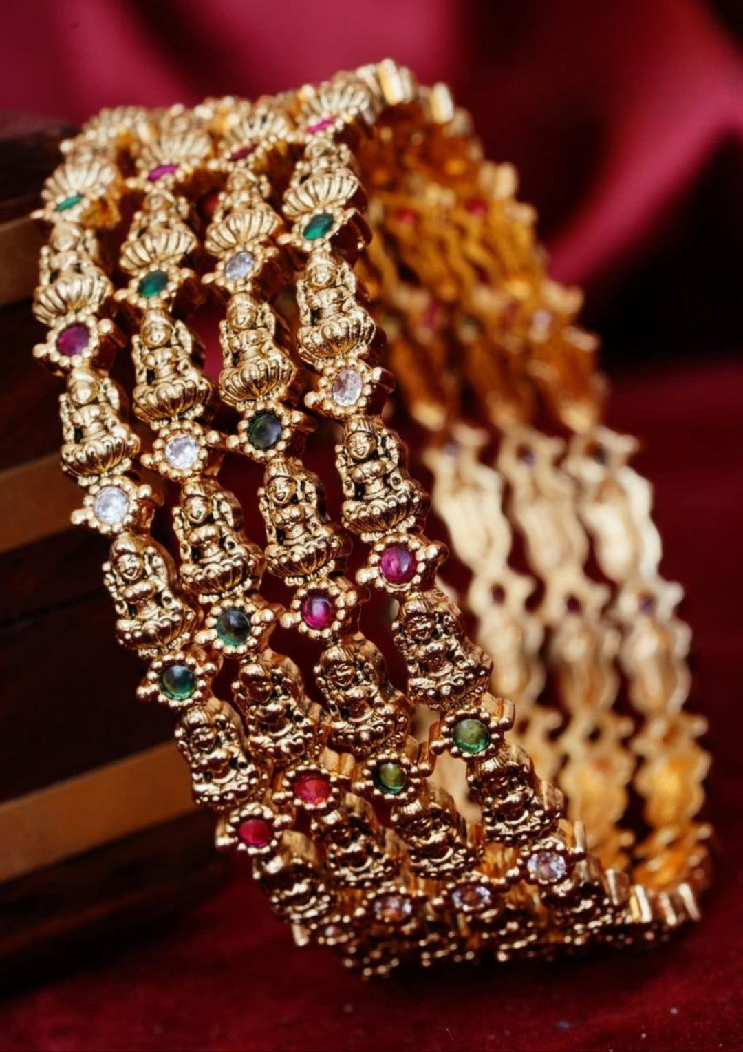 Kundan Temple Bangles ( set of 4 ) yle135