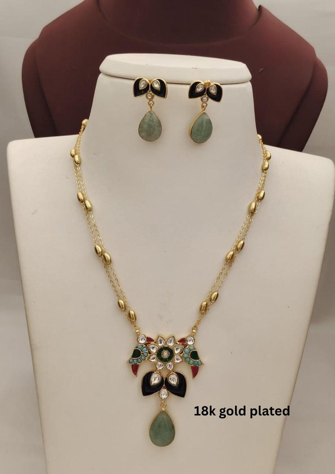 Kundan Necklace with Earrings s320082