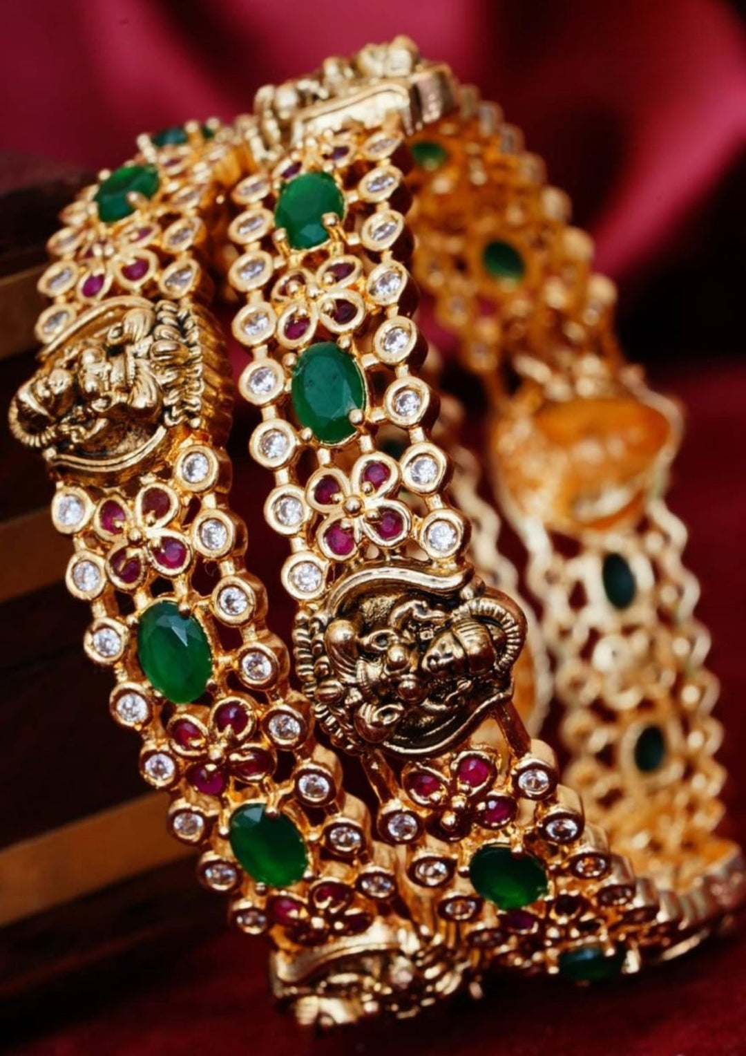 Kundan Temple Bangles ( set of 2 ) yle140