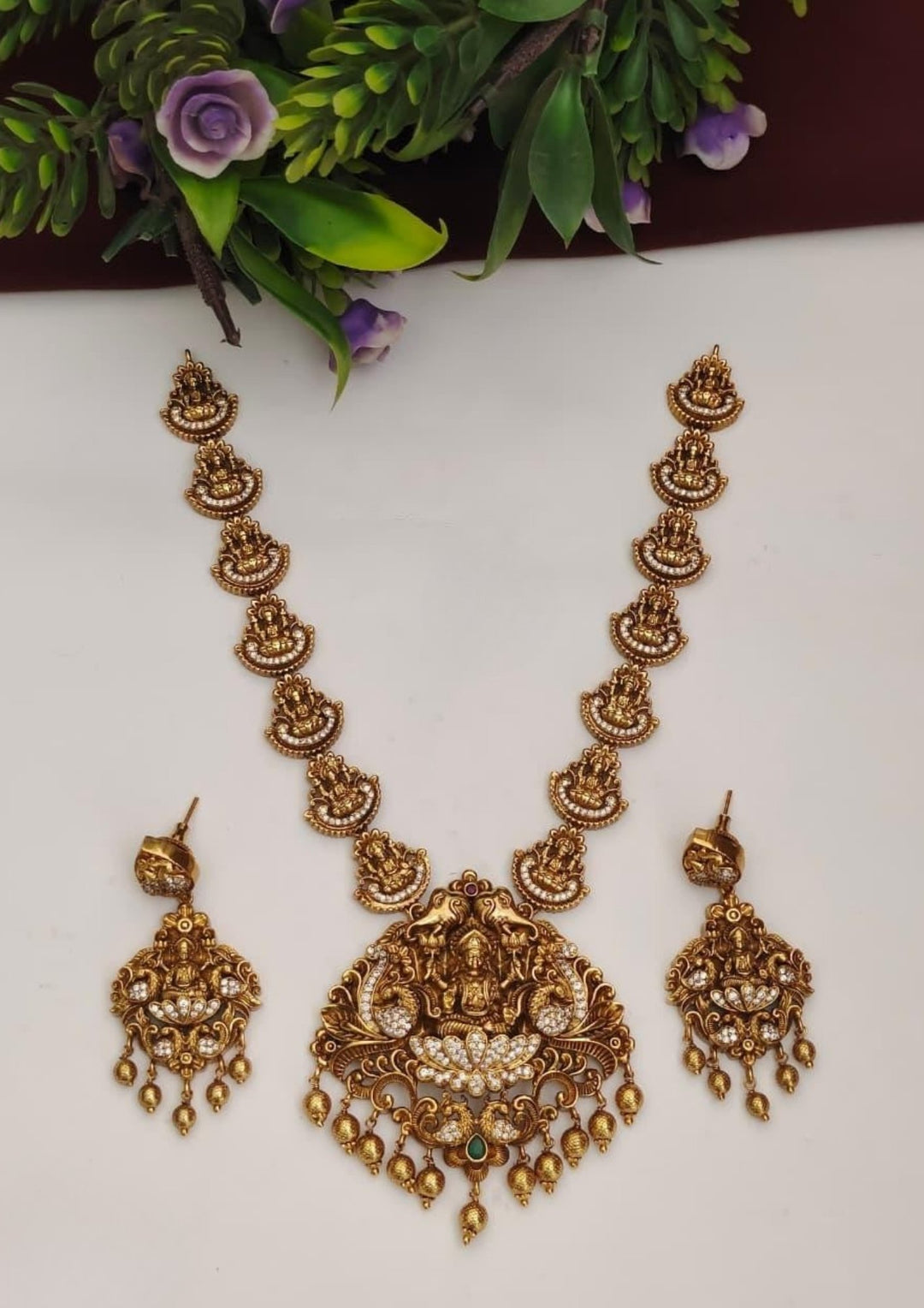 Kundan Temple Necklace with Earrings s230091