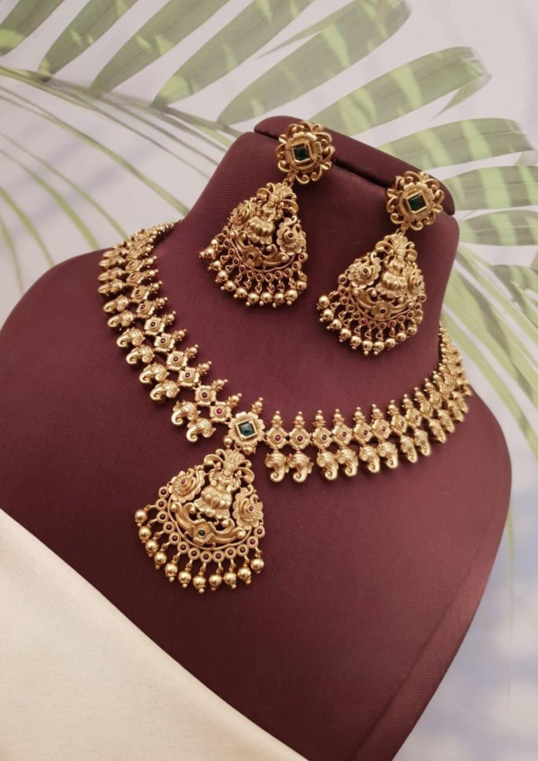 Kundan Temple Necklace with Earrings g 101499