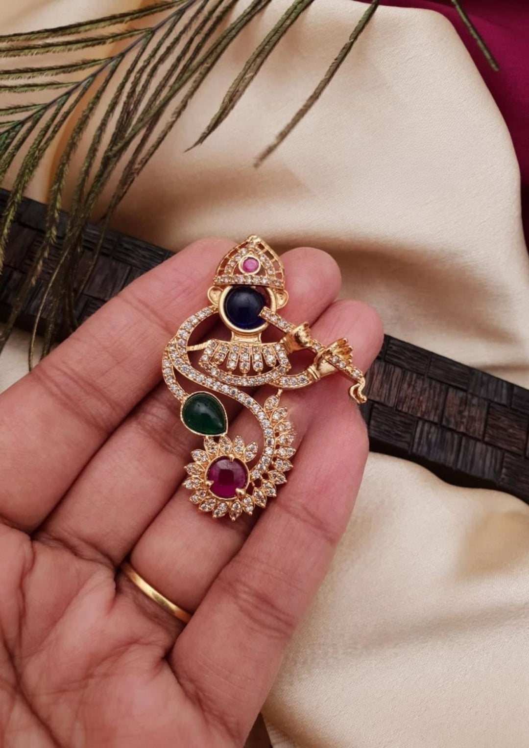 Kundan Temple Pendent g10580