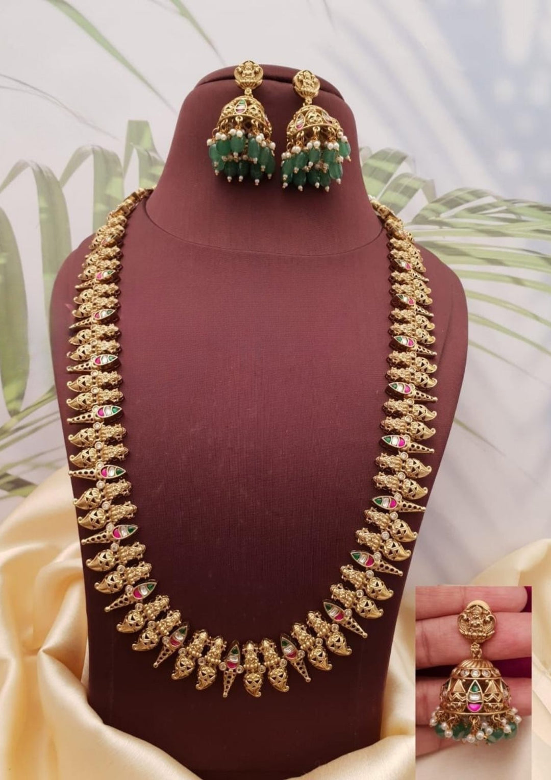 Jadau Kundan Temple Necklace with Earrings g103450
