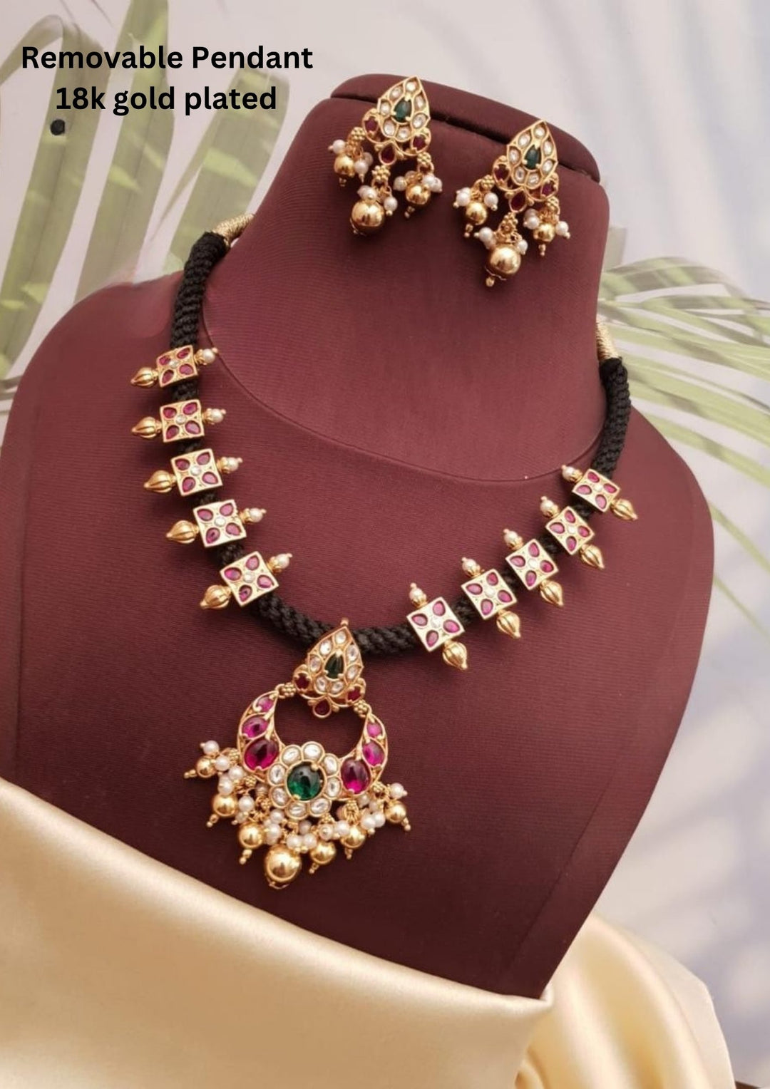 Kundan Necklace with Earrings g101300
