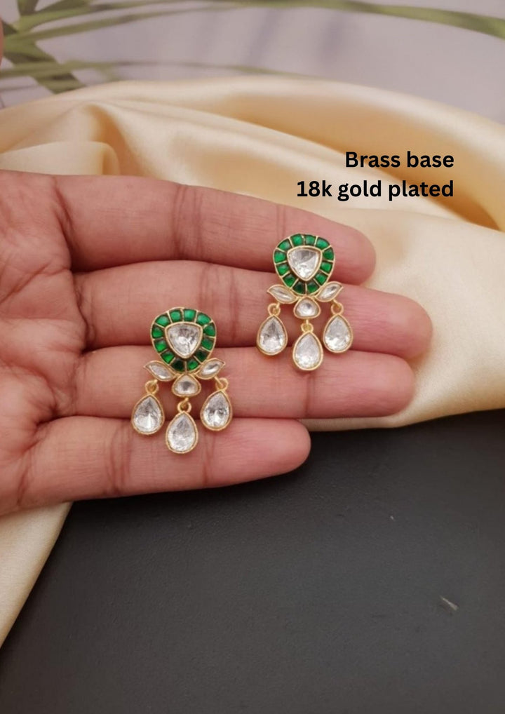 Kundan Studs g 10850