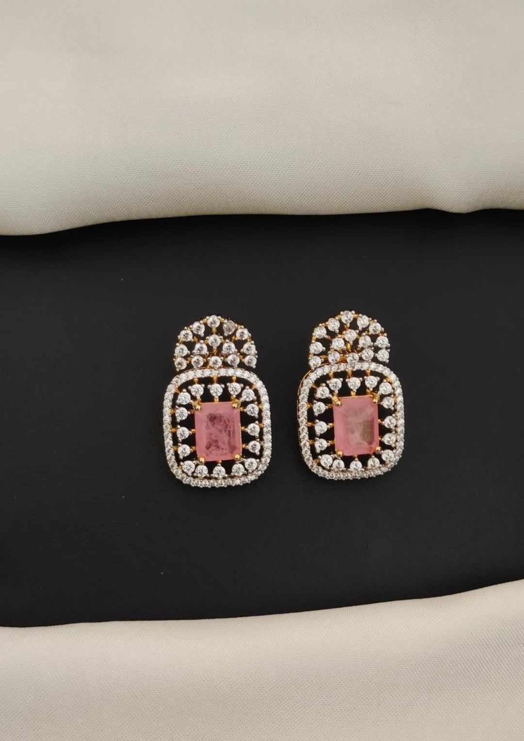 Kundan  Studs s 75005