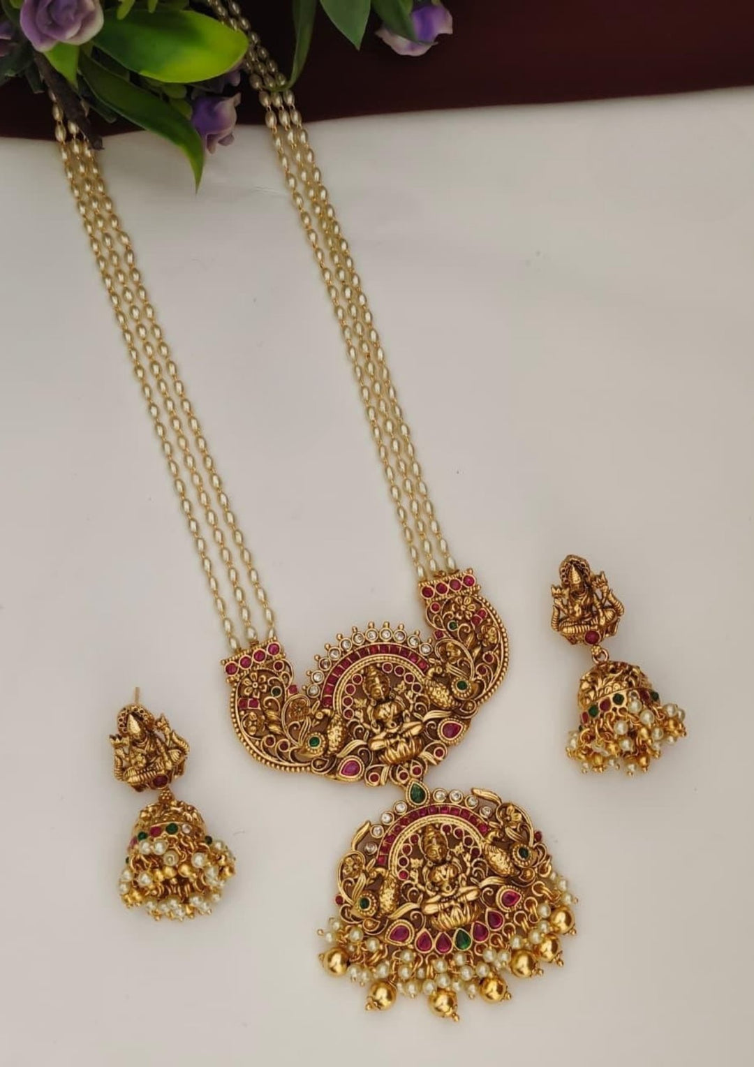 Kundan Temple Necklace with Earrings s210071