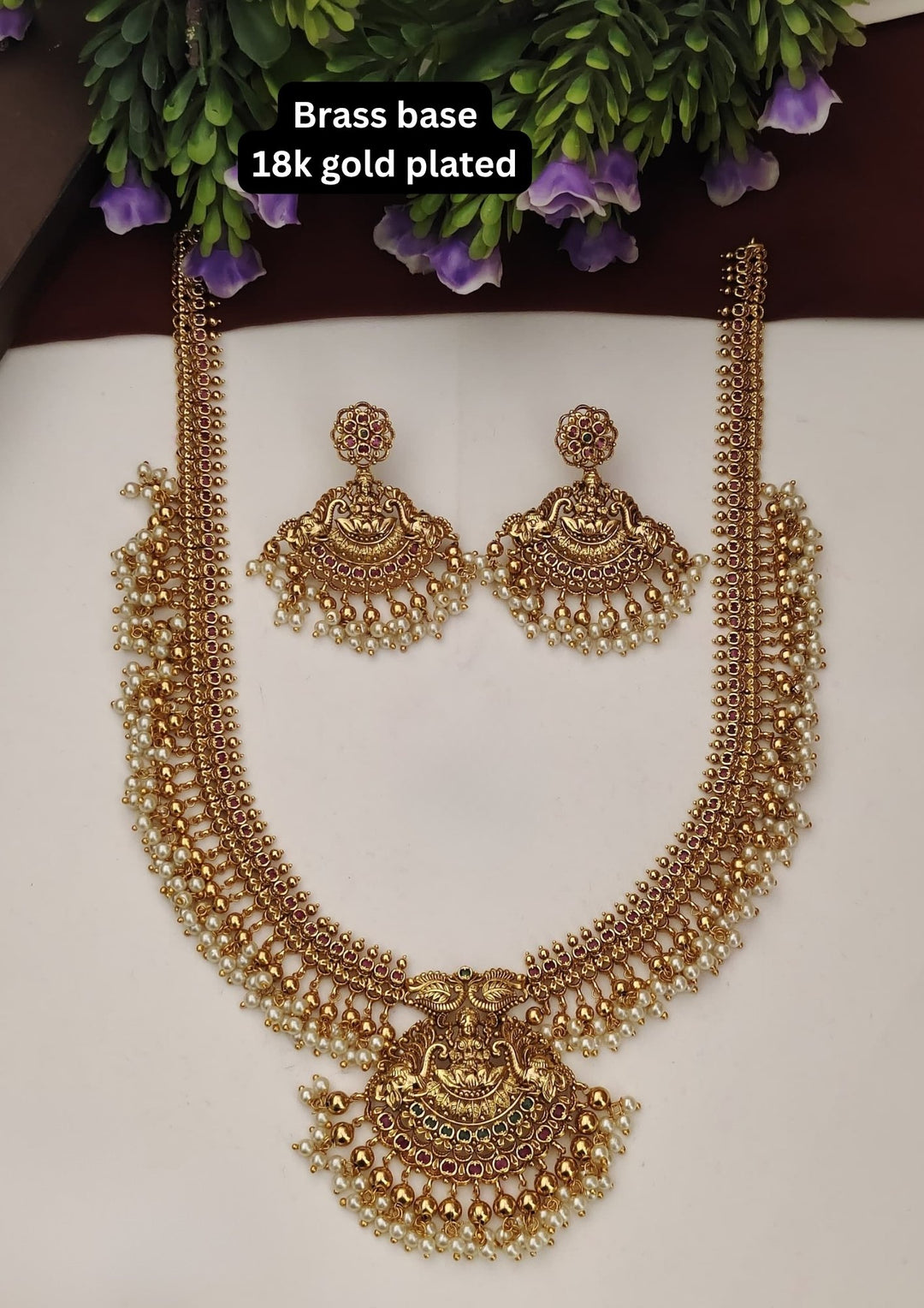 Kundan Temple Necklace with Earrings s250012
