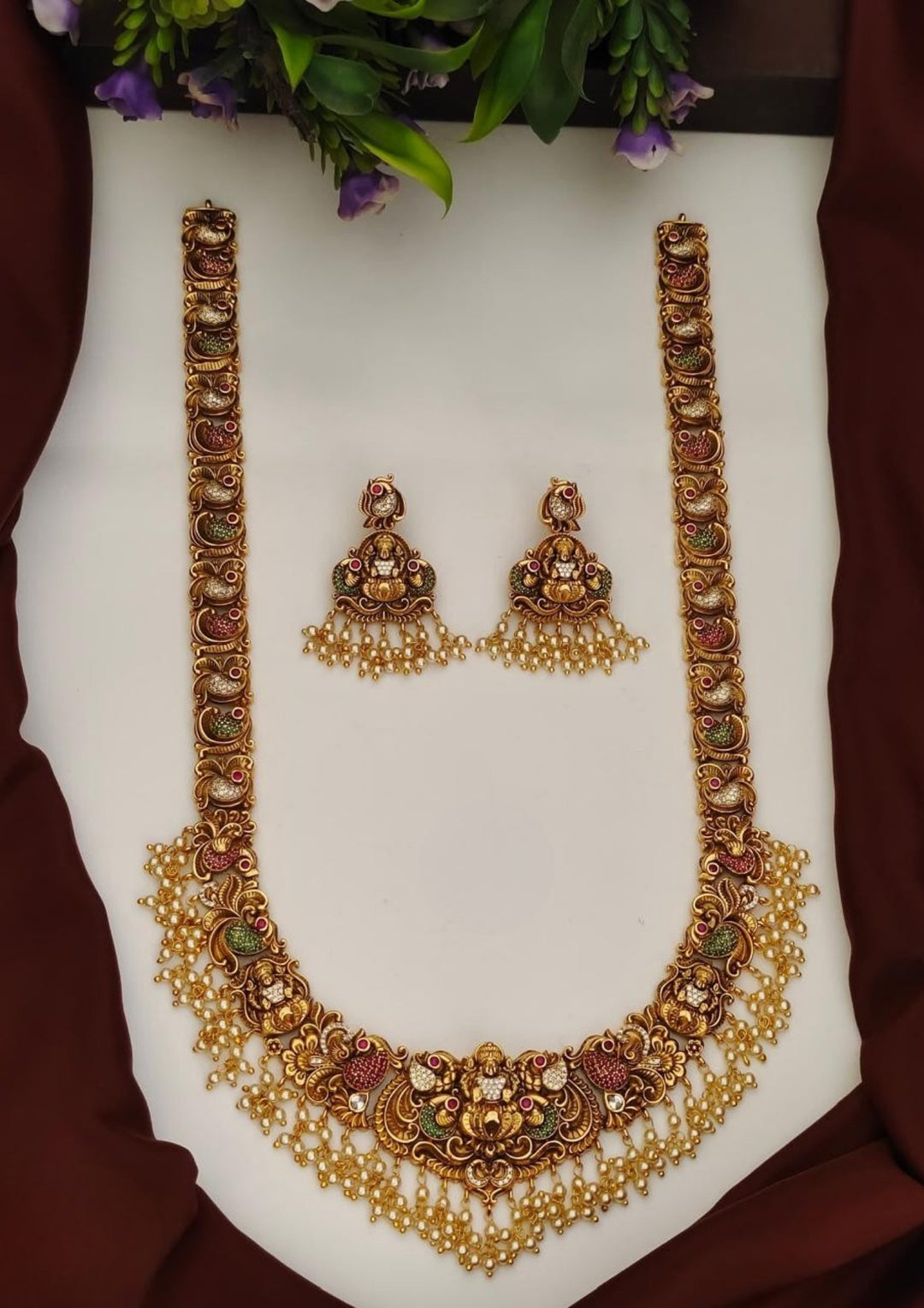 Kundan Temple Necklace with Earrings s540005