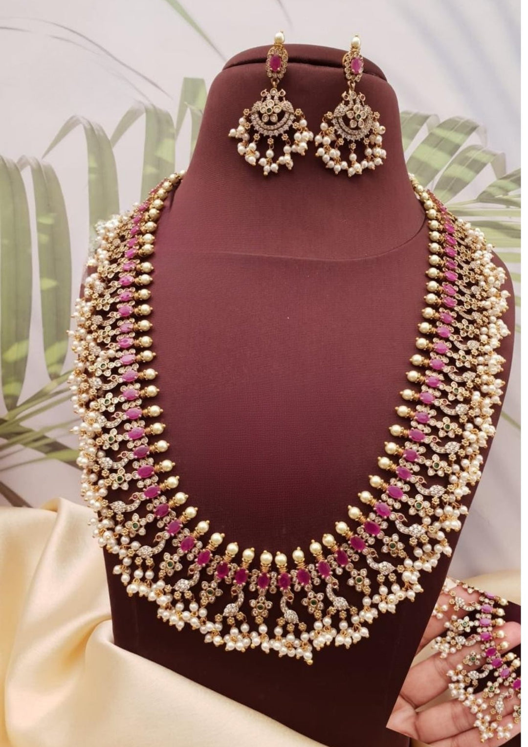 Kundan Stones Necklace with Earrings g103450