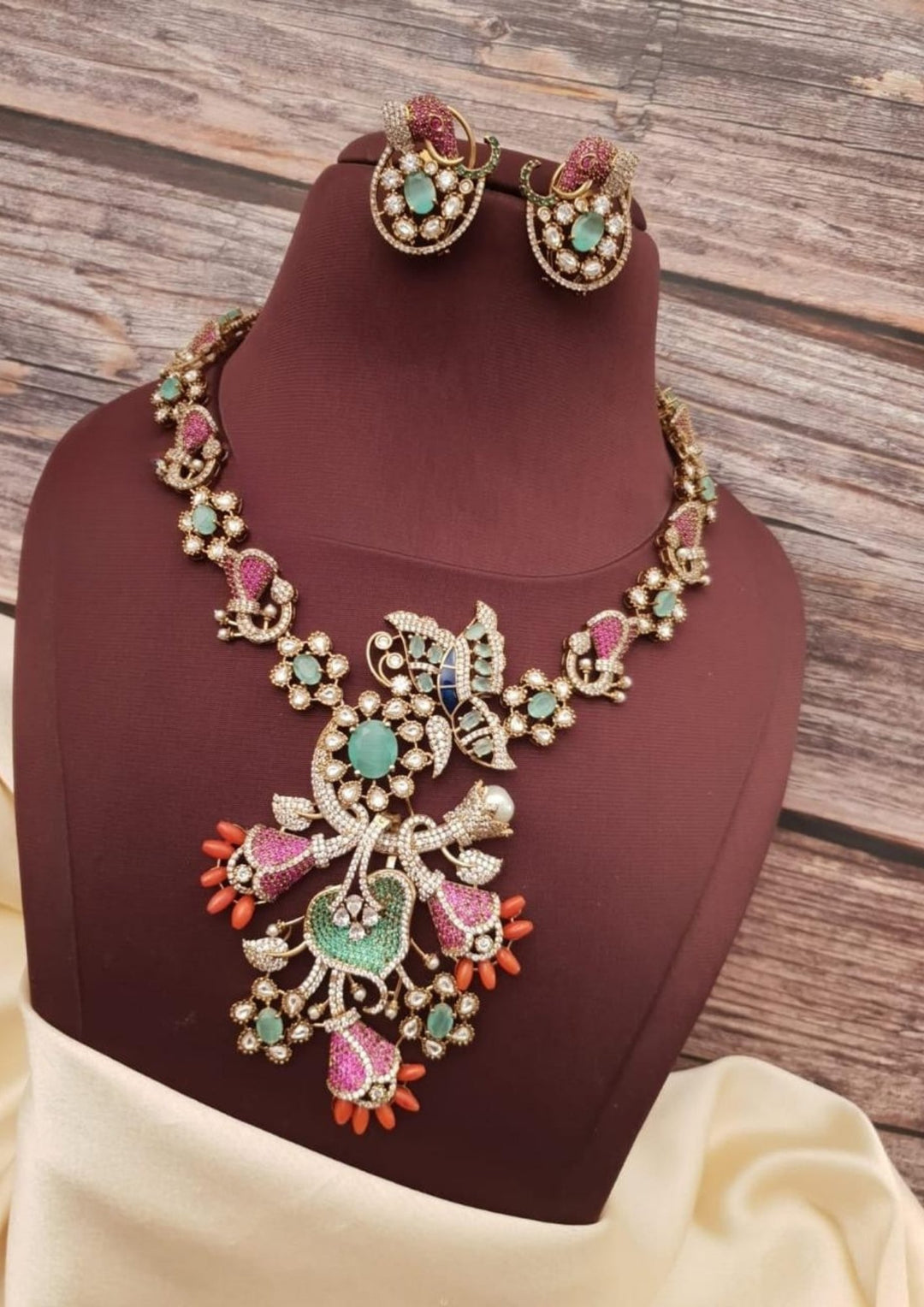 Kundan Stone Necklace with Earrings g103580