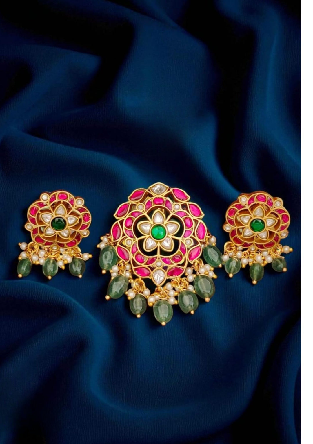 Kundan Pendent with Earrings s260022