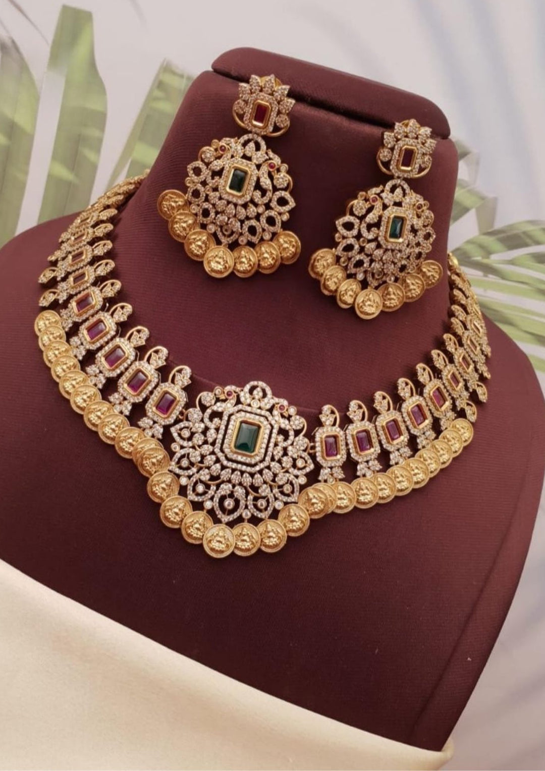 Kundan Necklace with Earrings g102400