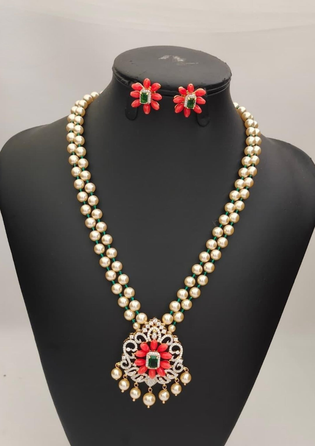 Kundan & Beads Necklace with Earrings s200061
