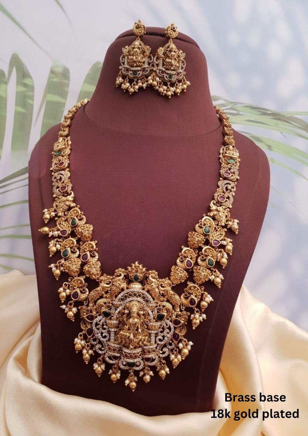 Kundan Temple Necklace with Earrings  g103200