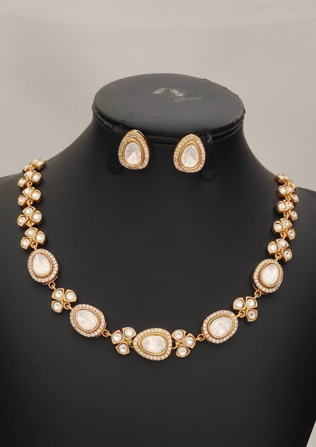 Kundan Necklace with Earrings s300062
