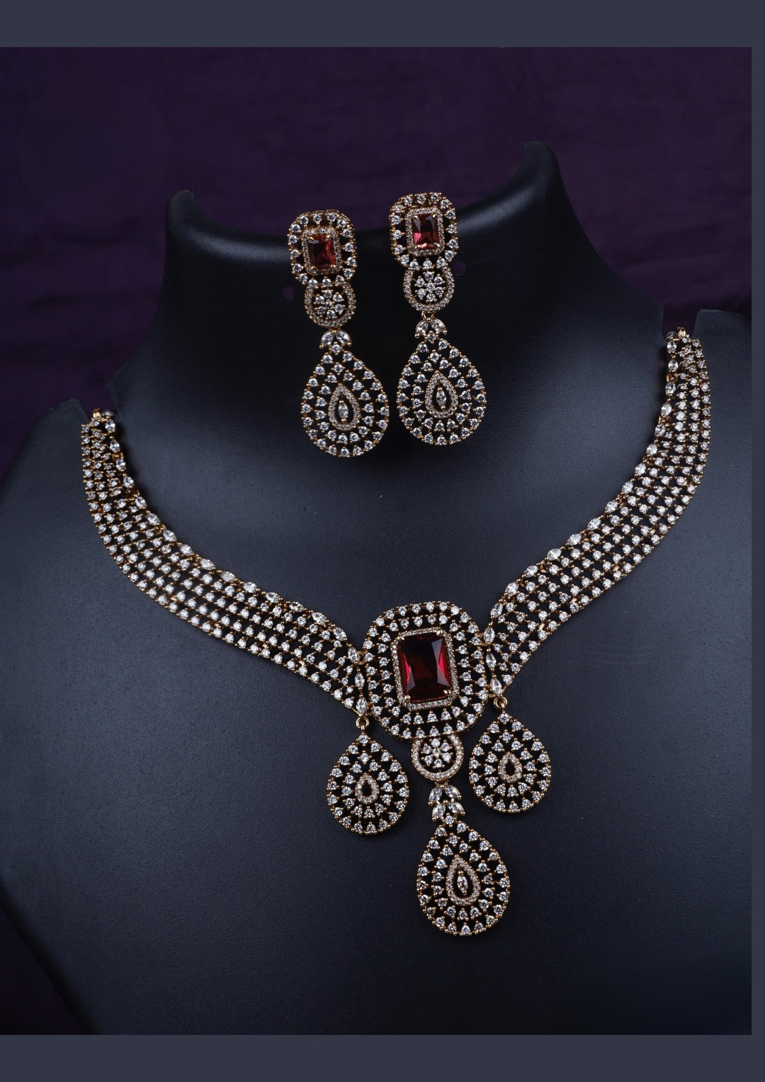 Victorian Necklace With Earrings c1017520