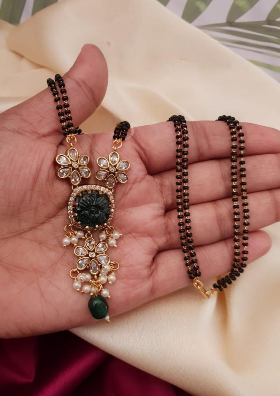 Kundan and black beads mangalsutra necklace g 10750