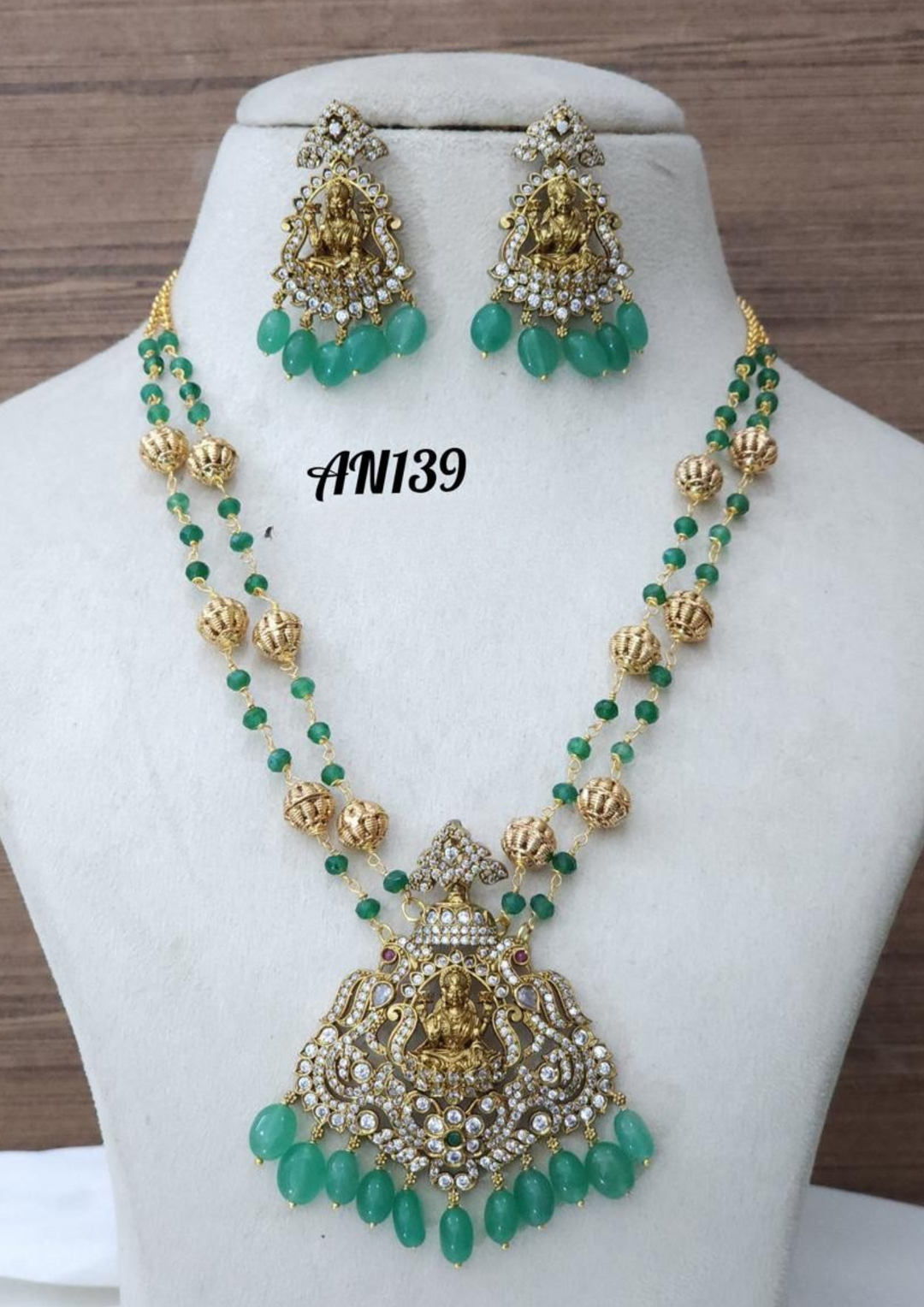 Kundan and beads temple jewelry necklace with earrings AN 139