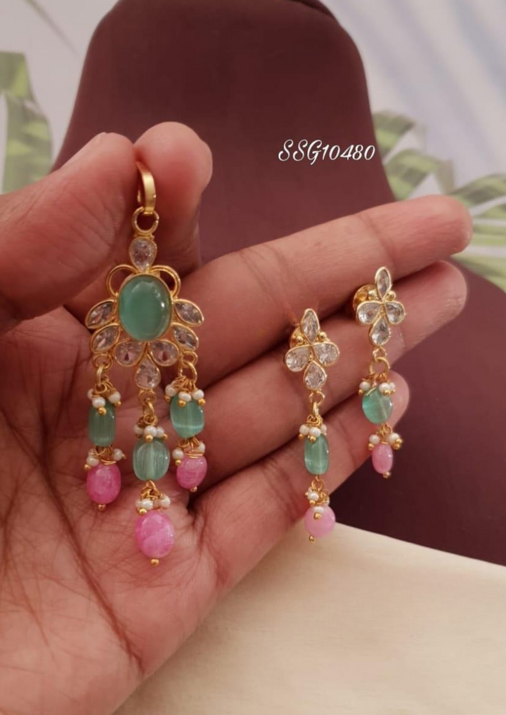 Kundan and beads earrings g10480