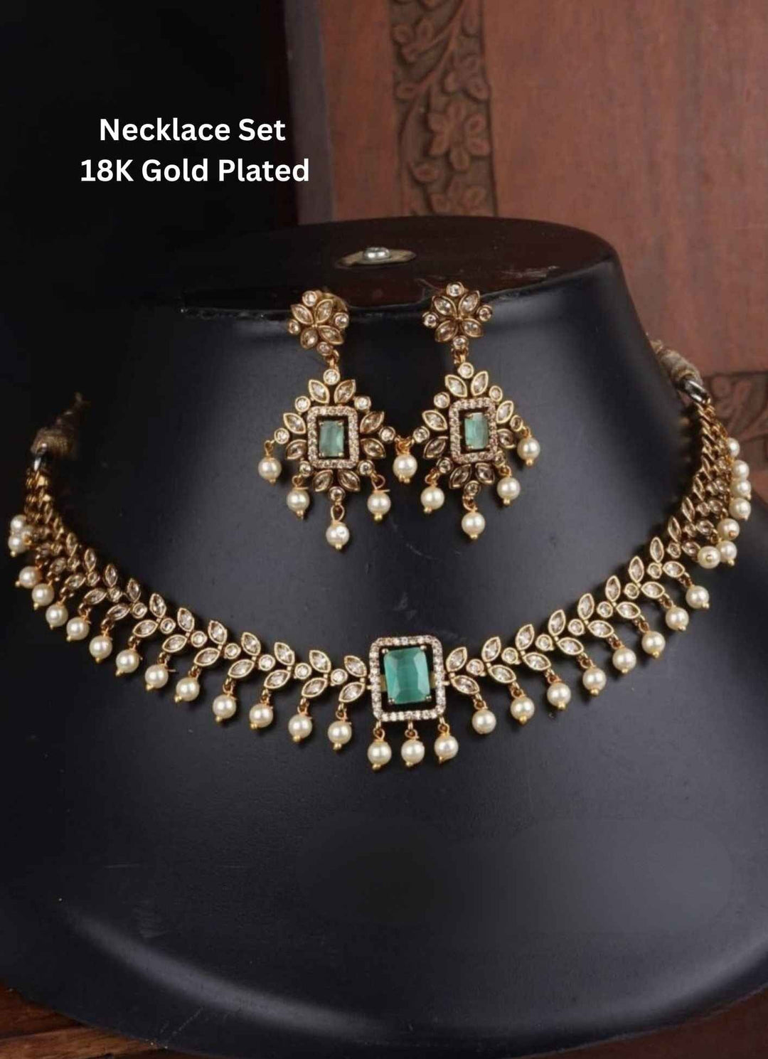 18K gold-plated necklace set with emerald green stones