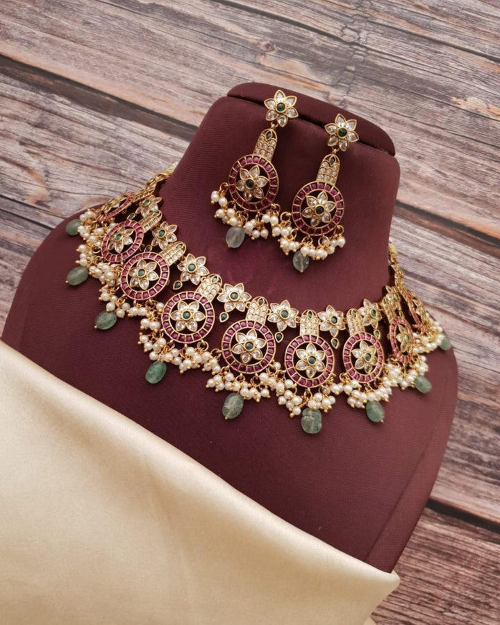 Kundan Kemp Necklace with Earrings g 102500