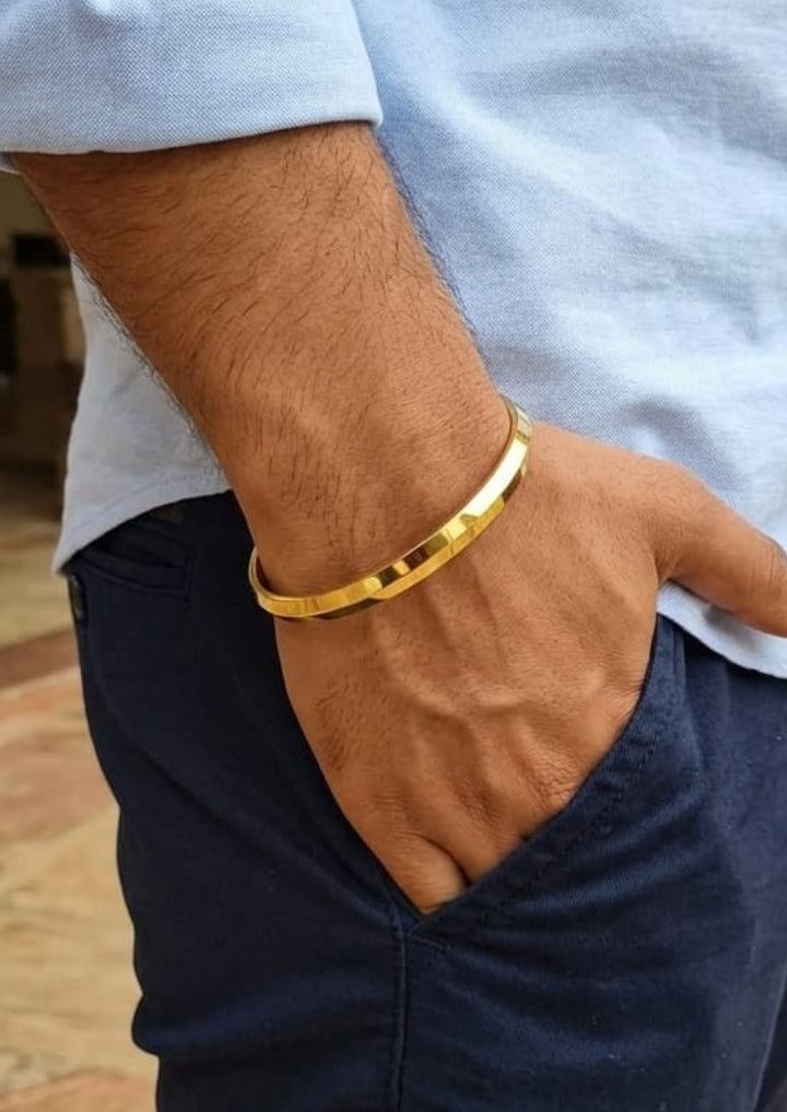 18k Gold Plated Men's Kada(Bracelet) Model Pic