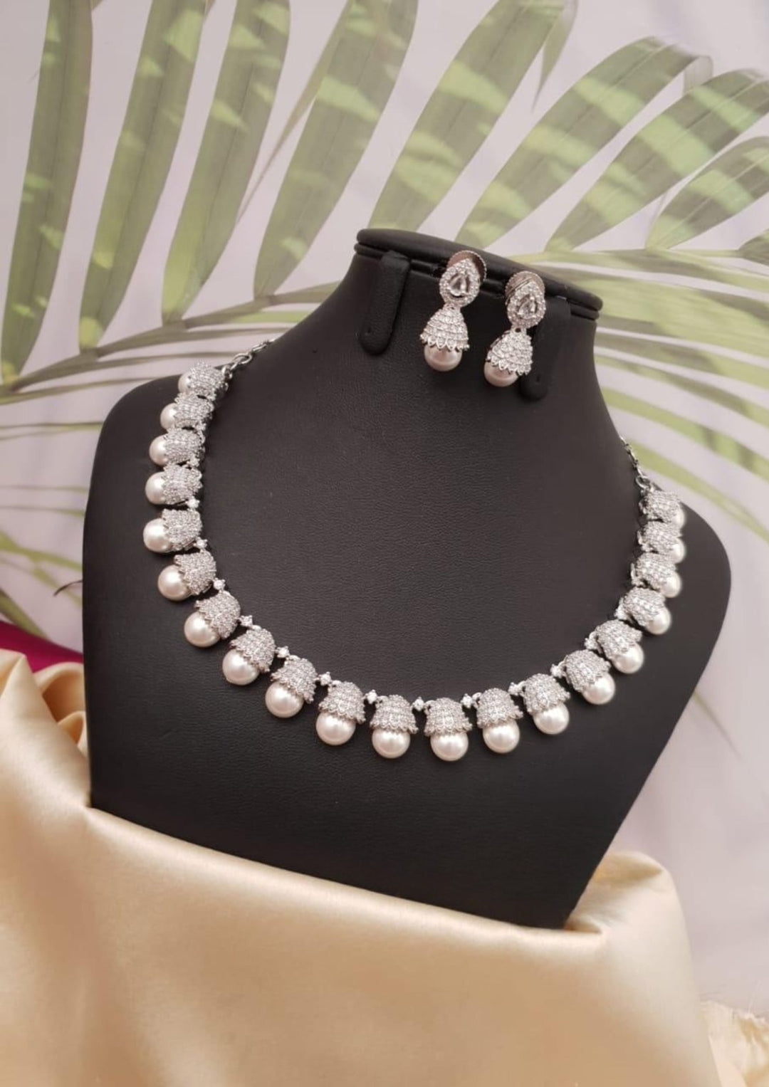 Kundan stone necklace with earrings g101199