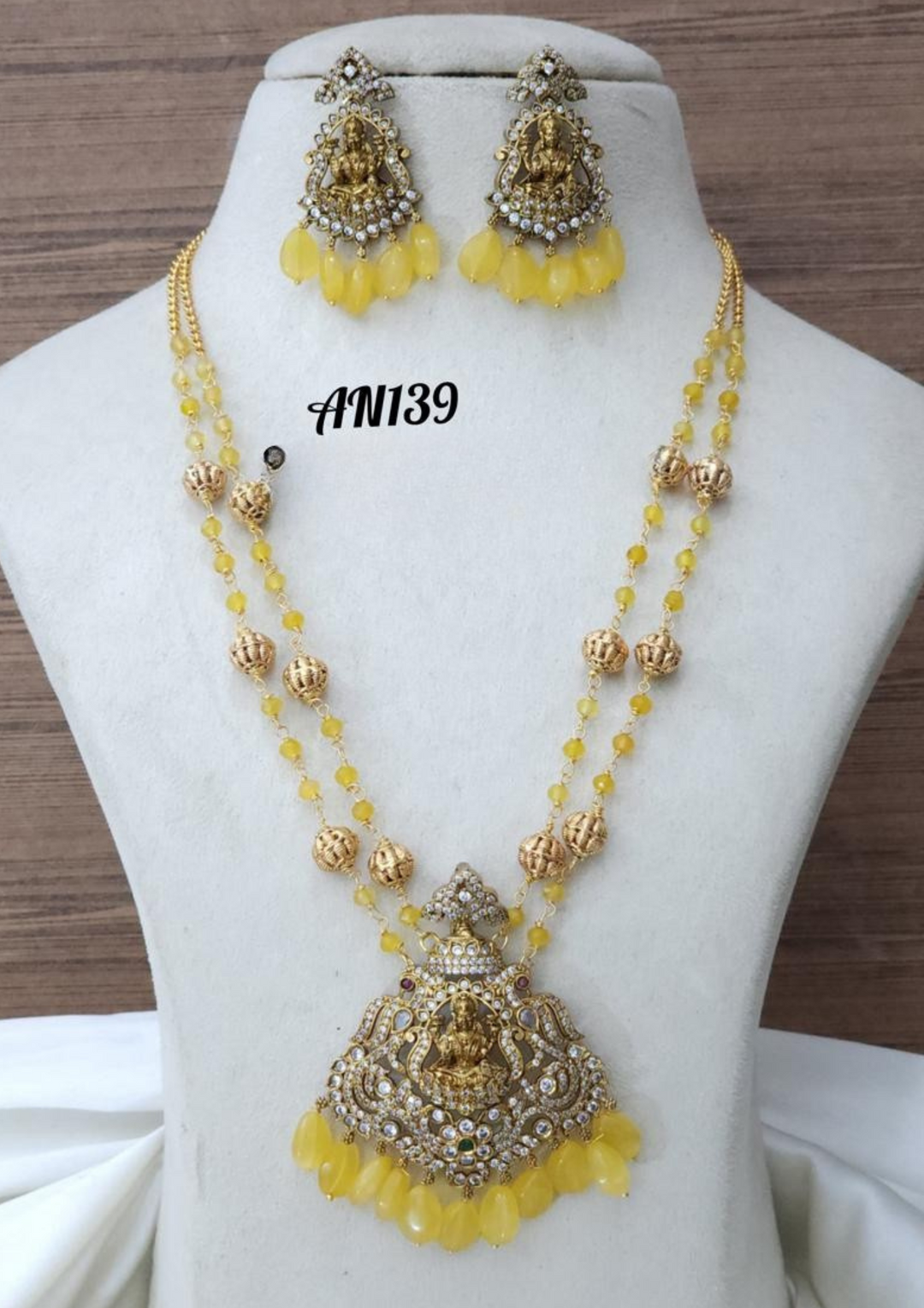 Kundan and beads temple jewelry necklace with earrings AN 139