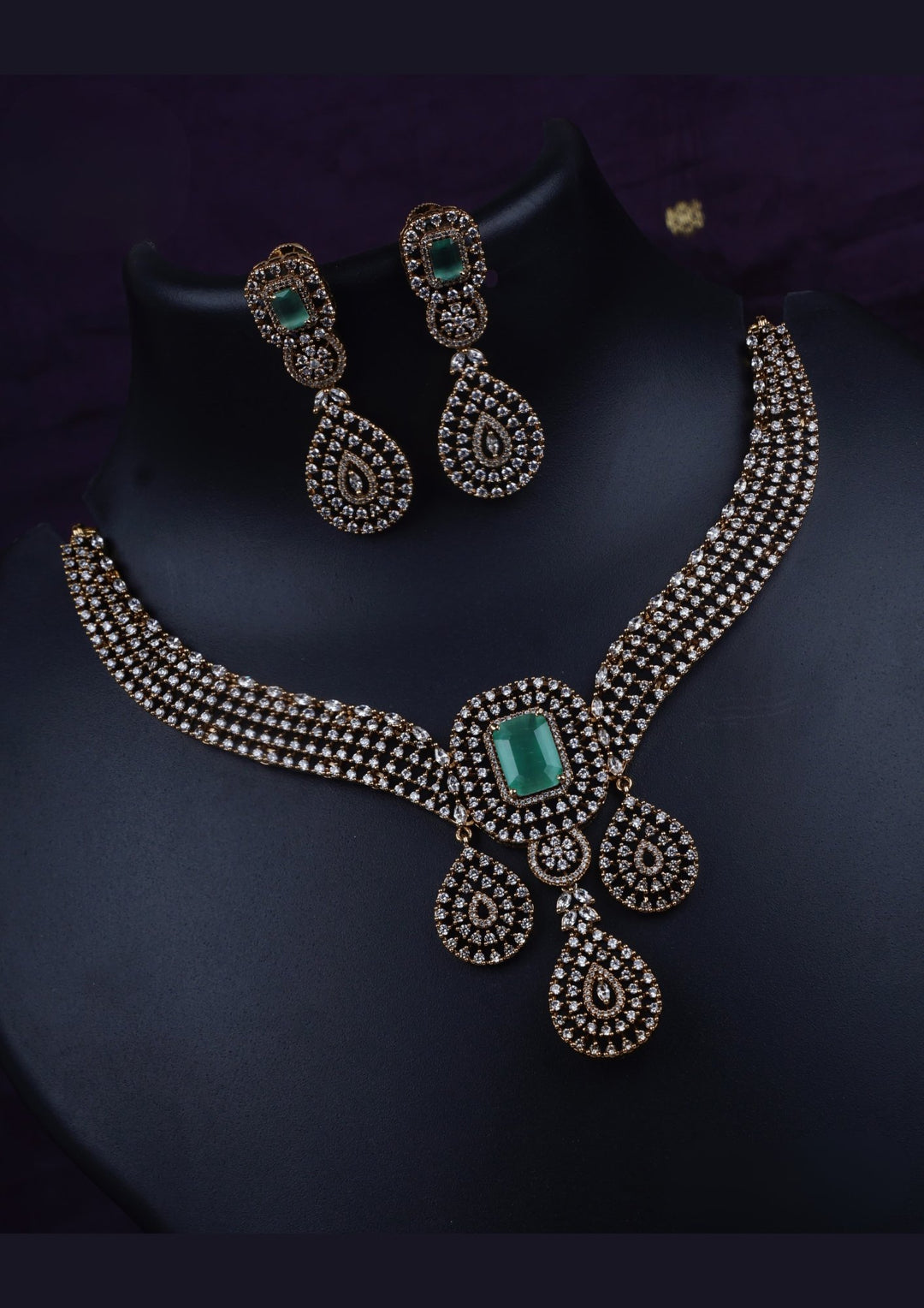 Victorian Necklace With Earrings c1017520