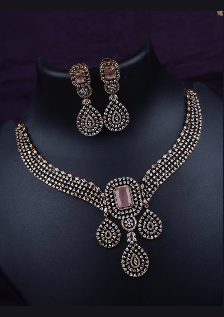 Victorian Necklace With Earrings c1017520