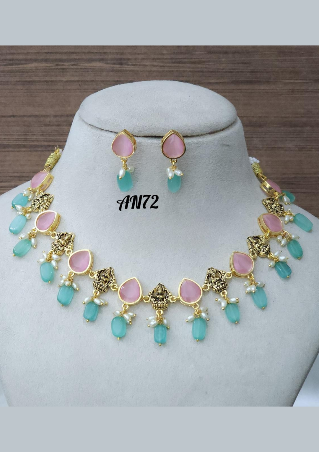 Kundan and beads temple jewelry necklace with earrings AN 72