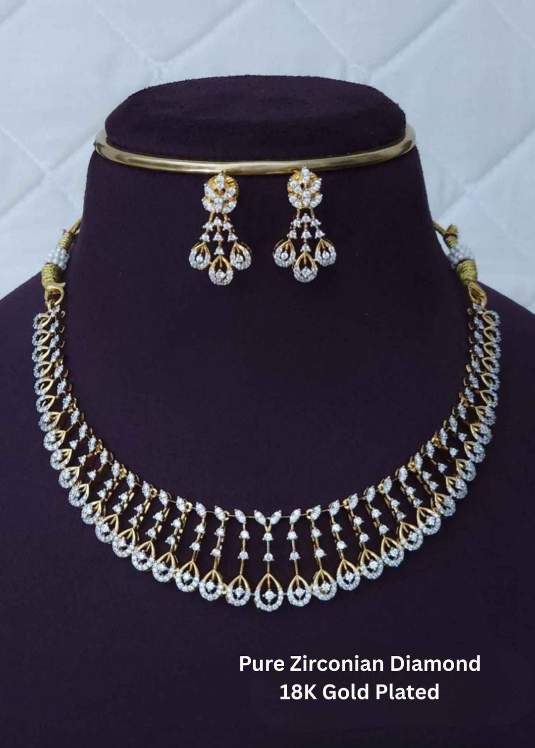 Dazzling Necklace With Earrings
