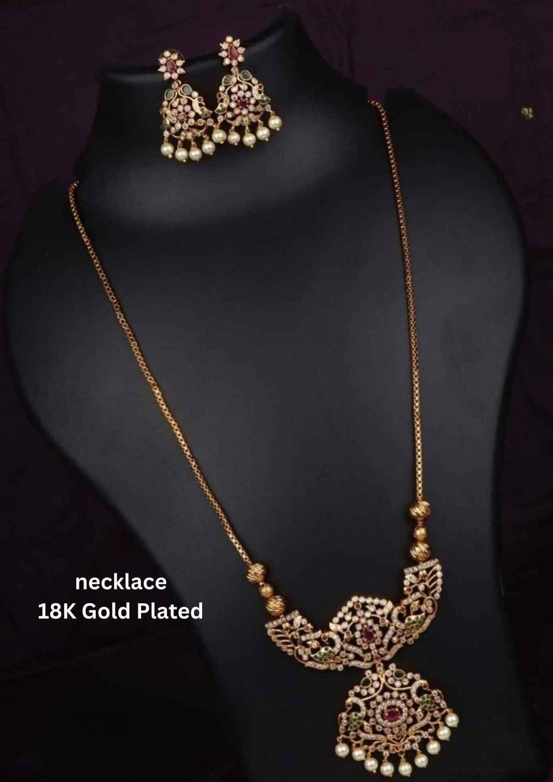 18K gold-plated necklace with matching earrings 