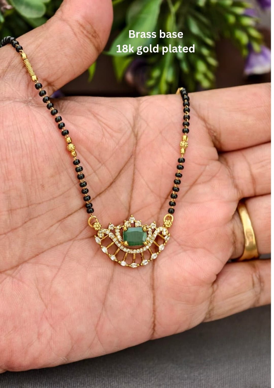 Emerald Kundan Mangalsutra