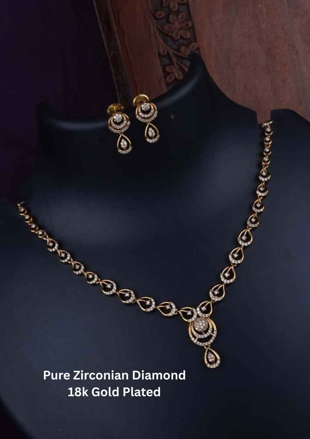 Floral Matt Necklace with Earrings