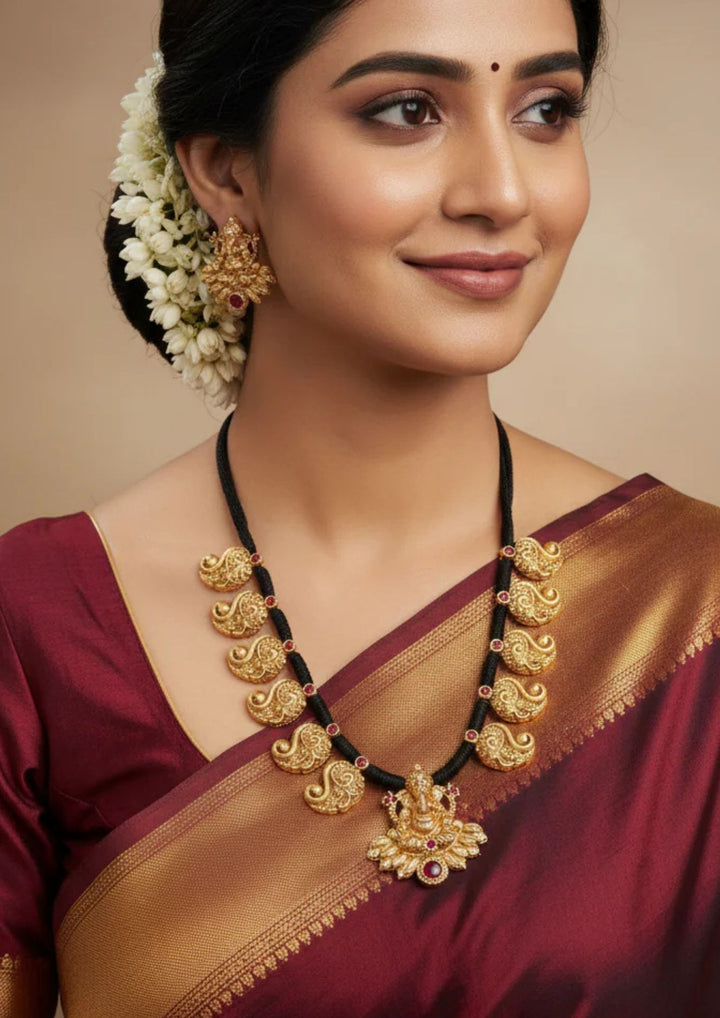 Kundan Gold Plated Temple Ganesha Necklace with Earrings g101250