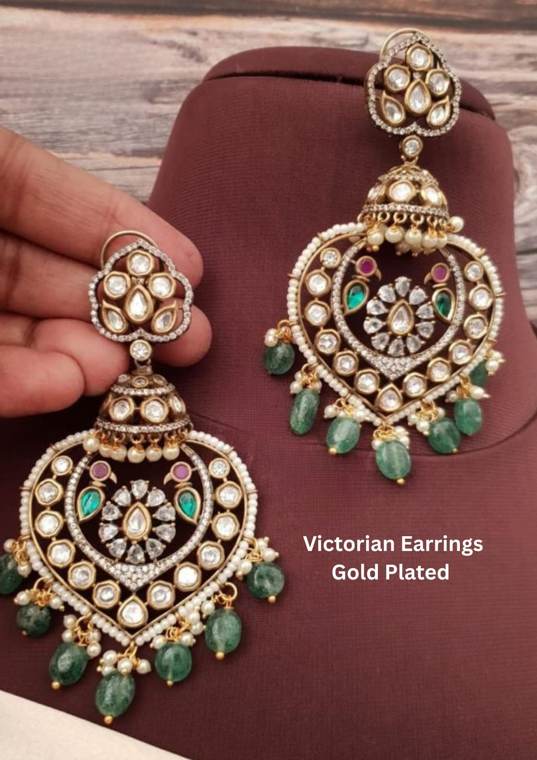 Gold-plated Victorian earrings with green stones 