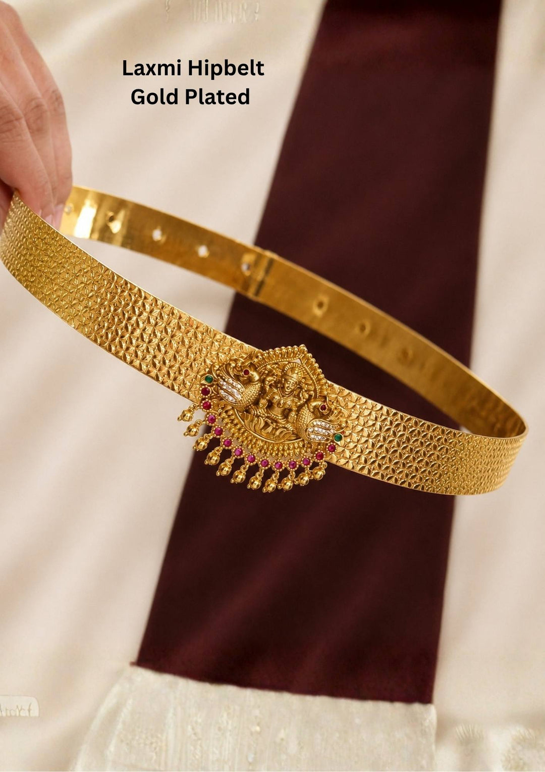 Gold-plated Laxmi hipbelt shown clearly with beads and also with peacock design comes with traditiona look and it will be sikn safe no rashes and also used for festivals and weeding's and bridal 