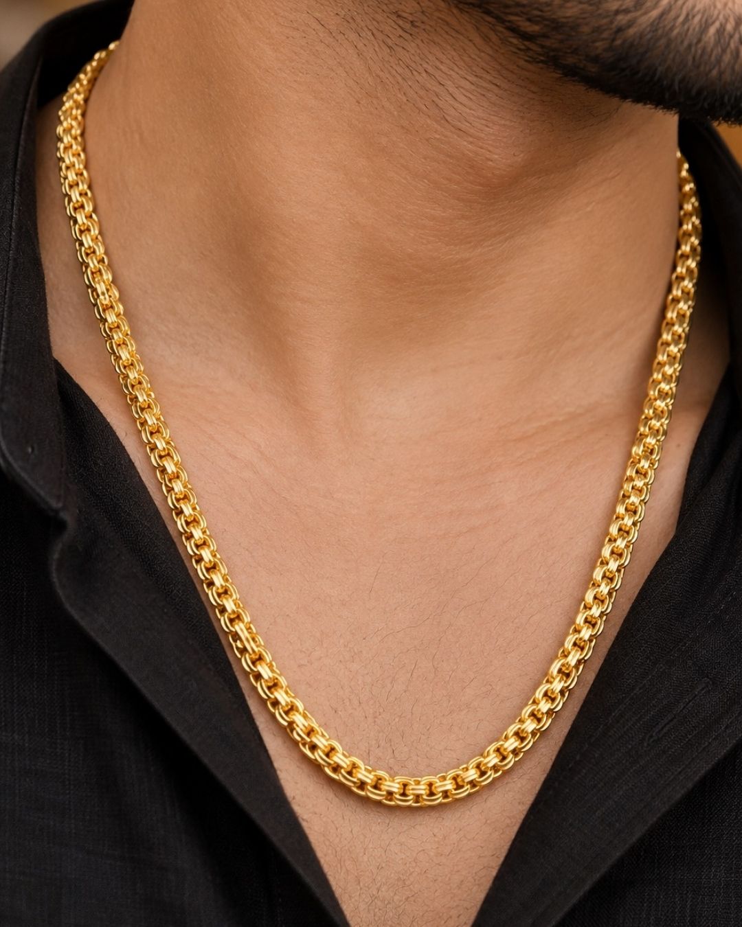 Man wearing a Gold-plated men&