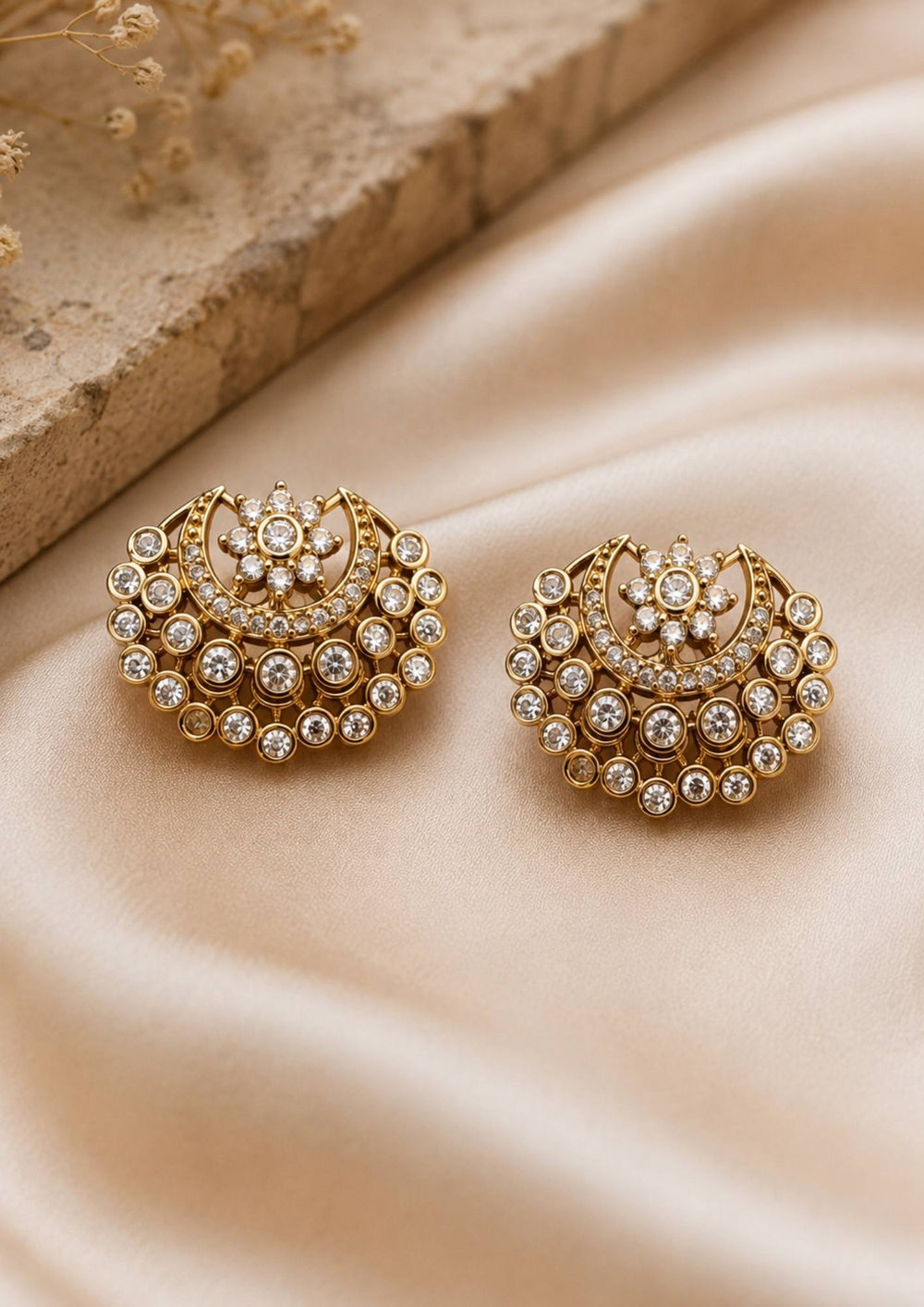 zircon diamond moon shape earrings 