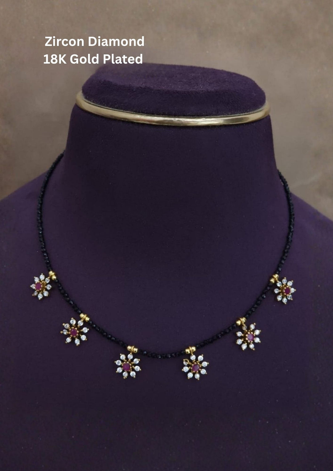 Necklace with floral pendants 