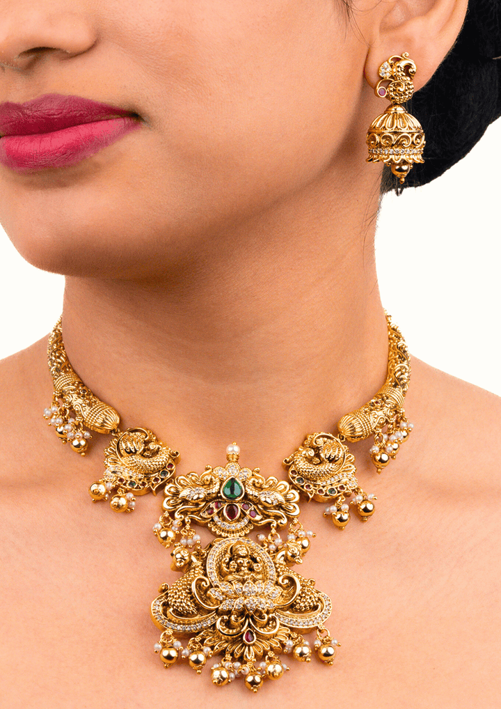 Gold plated necklace and earrings set 