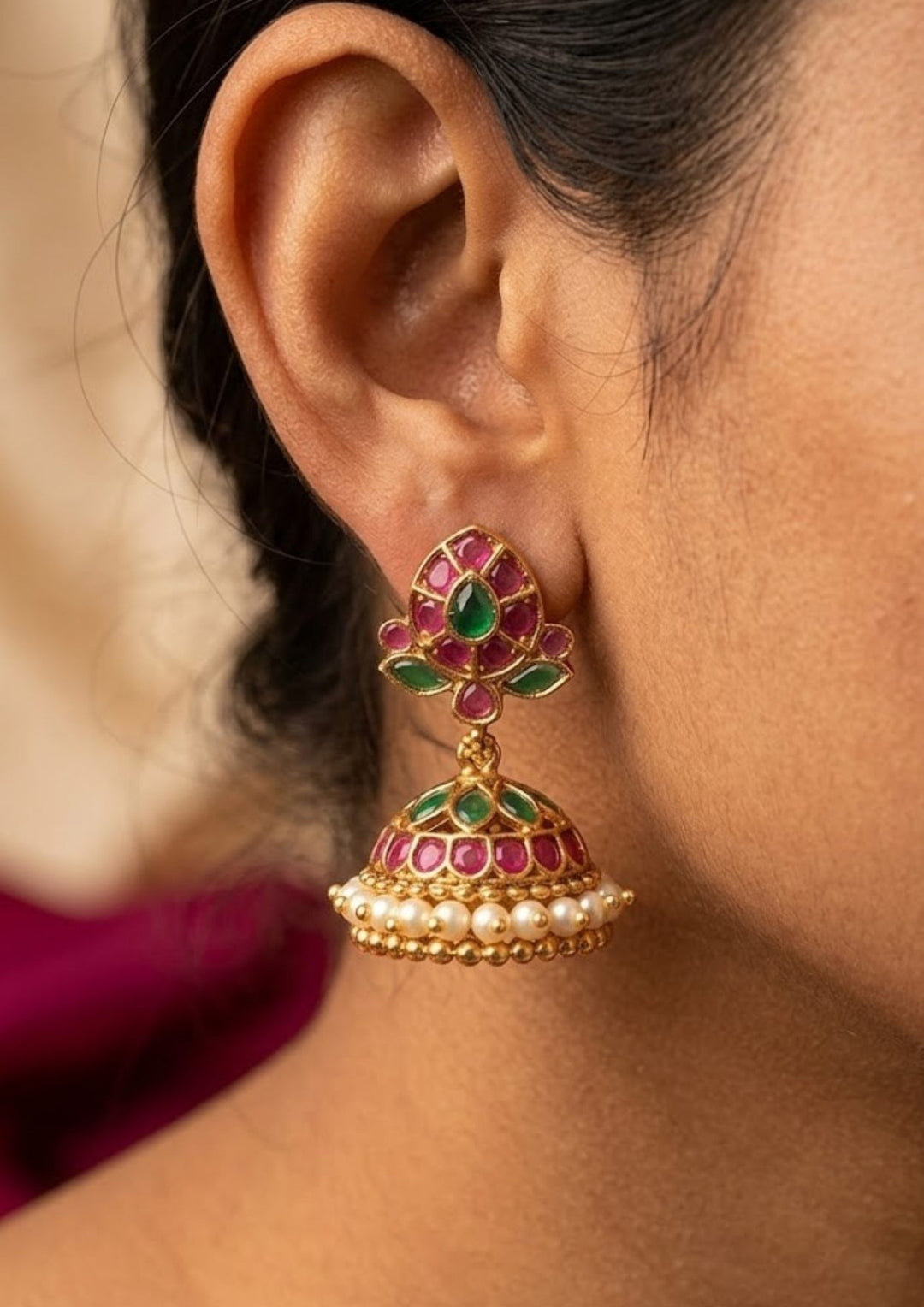 Jadau Kundan Gold Plated Jhumkas with Pearls Model Pic