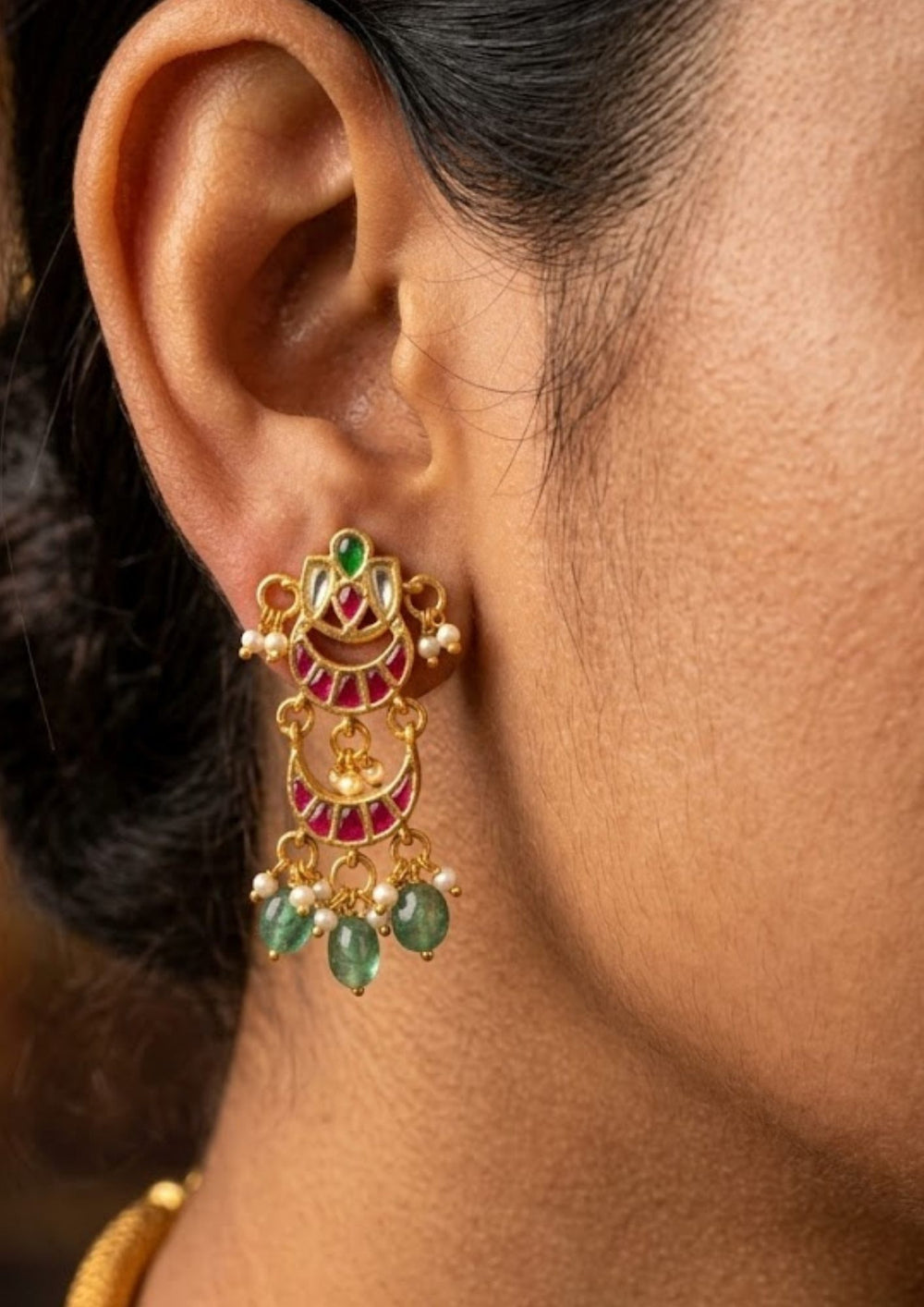 Jadau Kundan Gold Plated Earrings Model Pic