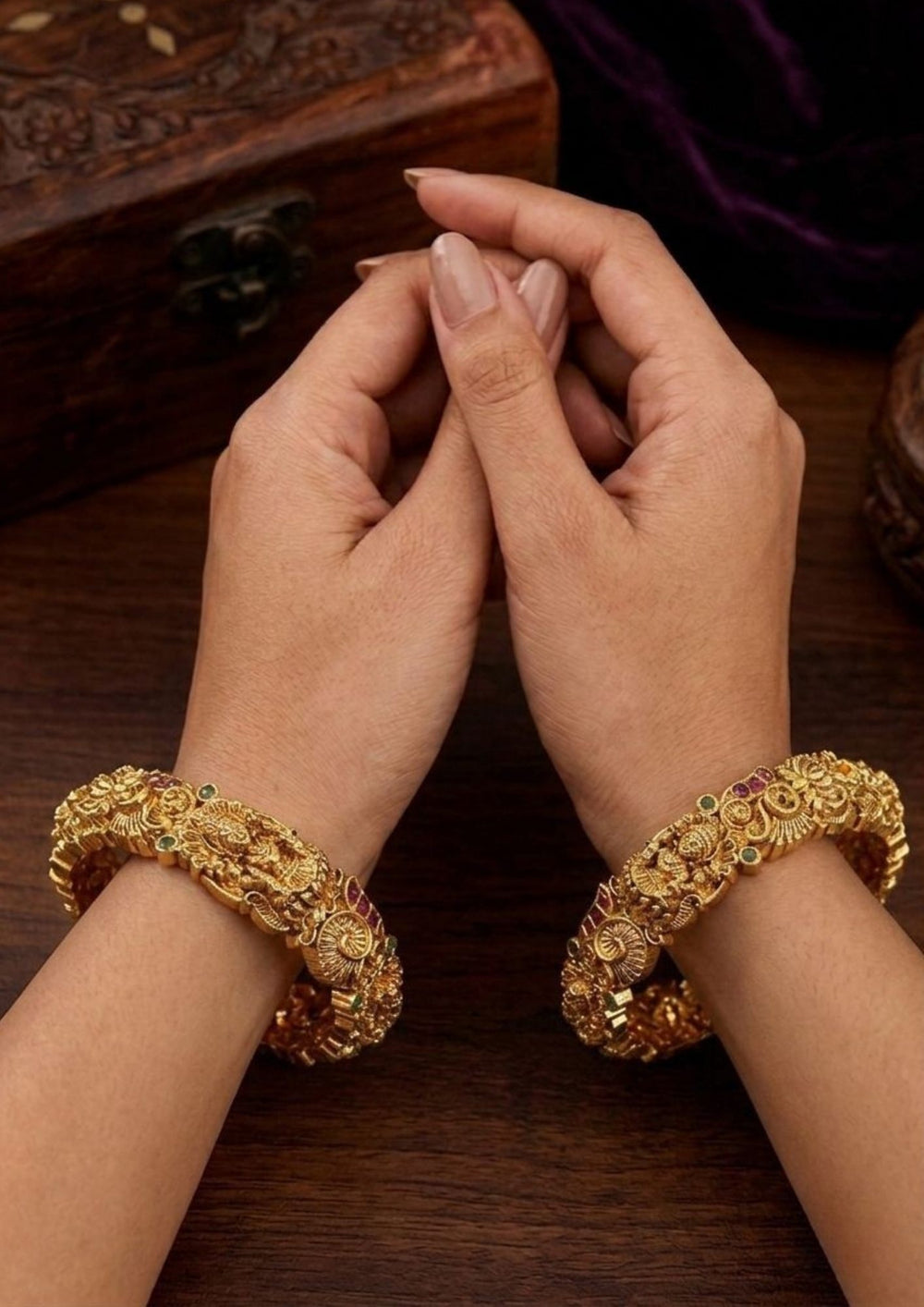 Jadau Kundan Gold Plated Floral Laxmi Devi Openable Bangles Model Pic