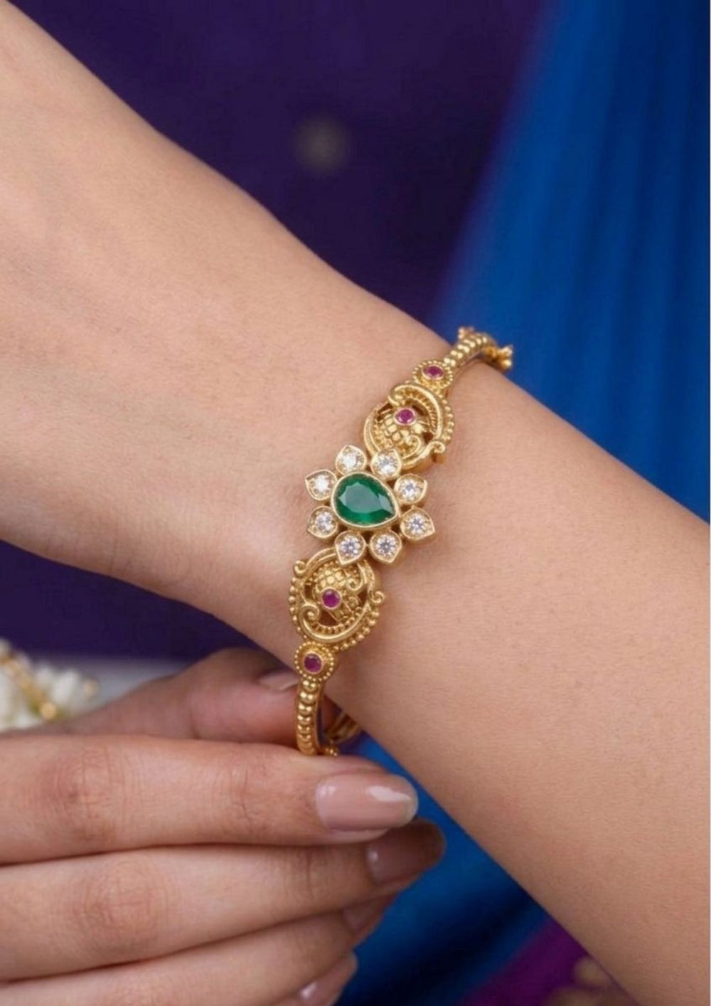 Jadau Kundan Gold Plated Floral Openable Kada Model Pic