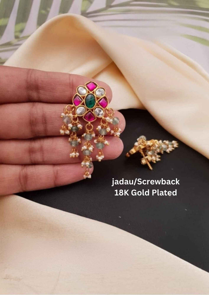 Gold-plated jadau earring